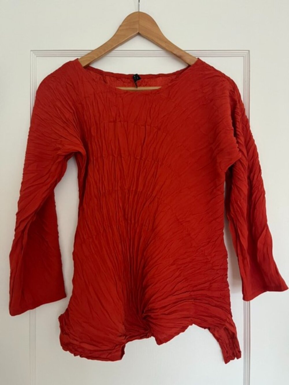Babette San Francisco Asymmetric Crinkle Top in Deep Orange | Size Small